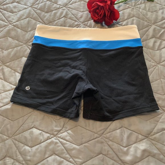 Lululemon Women’s Tall Reverse Groove Shorts - Picture 6 of 11